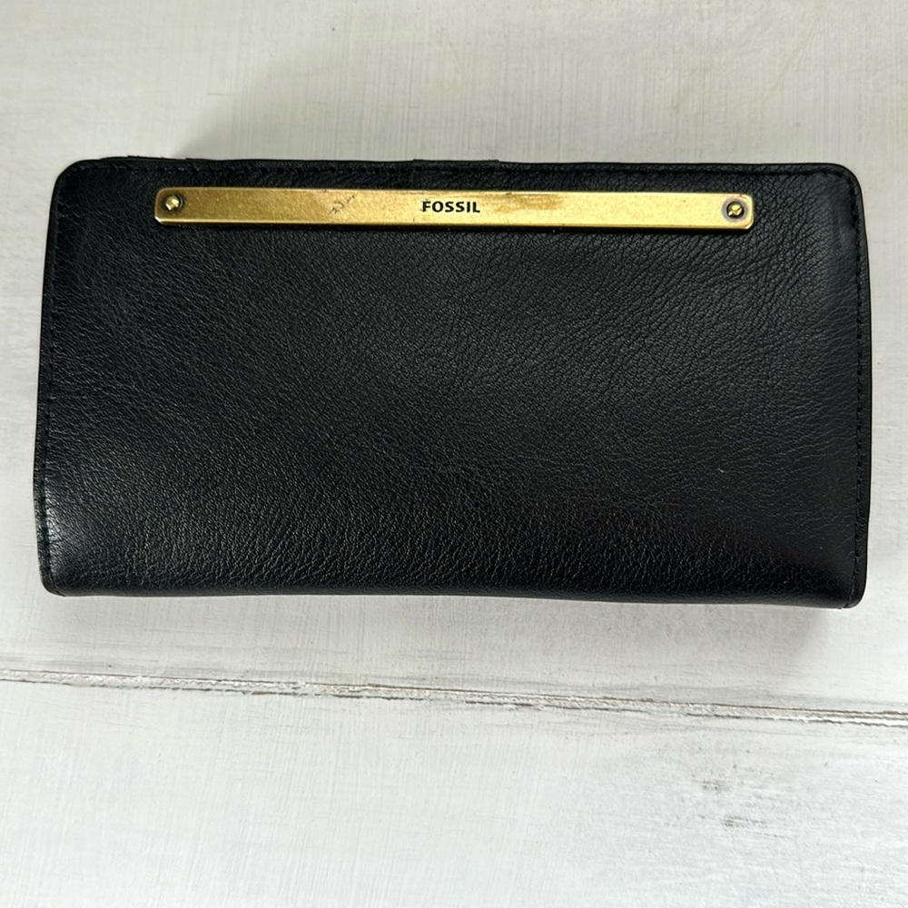 Fossil wallet
